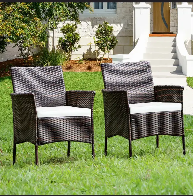 Wicker Outdoor Armchairs ( set of 3 ) in Patio & Garden Furniture in Mississauga / Peel Region - Image 2