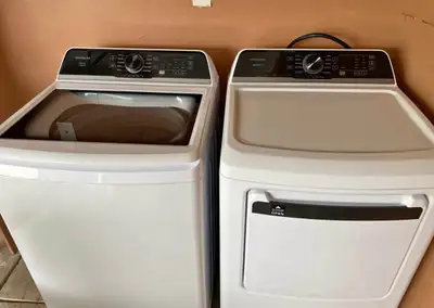 Frigidaire washer and dryer for sale in good working and cosmetic shape, used in a single home. I bo...