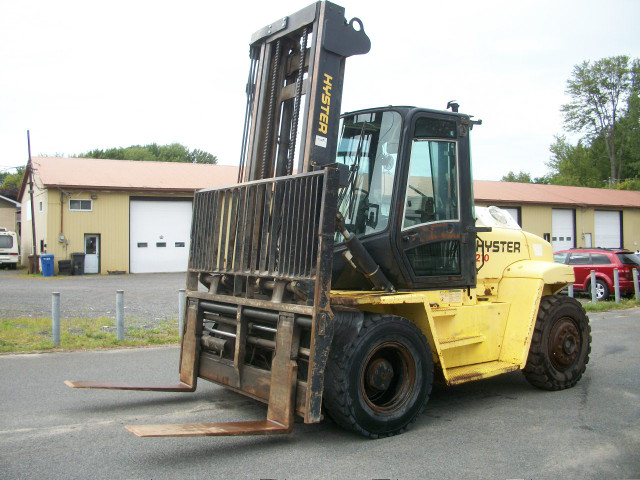 Chariot elevateur ( Lift ) Hyster dans Équipement lourd  à Saint-Hyacinthe
