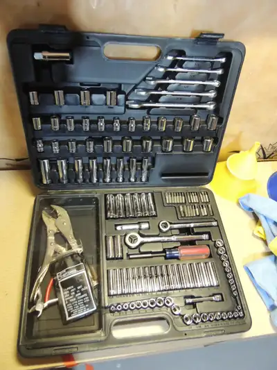 Take a look! This 135-piece metric and imperial socket set in fitted hard-shell case has never been...