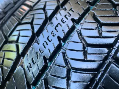 two like new all season tires off rim under good condition. USA made GENERAL ALTIMAX RT45 all season...