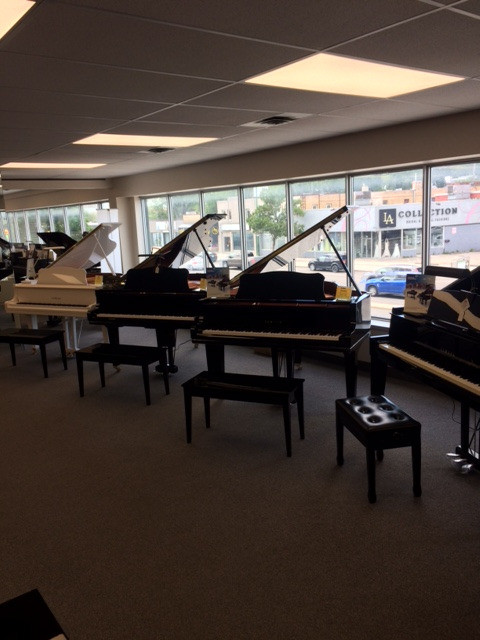 Yamaha grand,upright,digital,piano in Pianos & Keyboards in Winnipeg