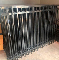 1 8ft ALUMINUM SECTION AND 2 8ft POSTS