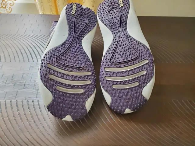 Reebok women water sandals in Women's - Shoes in Markham / York Region - Image 3