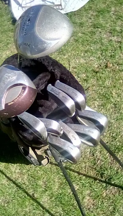 Golf clubs (left), View more