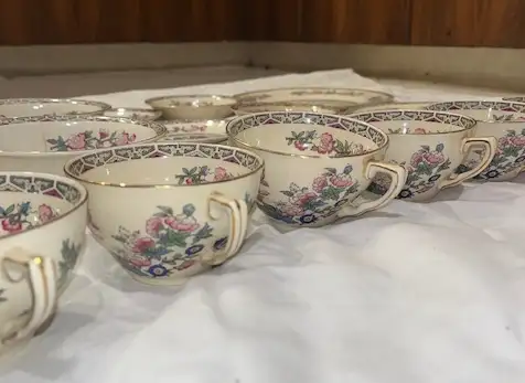 Gold floral China set (17 Pcs)63611957297539121