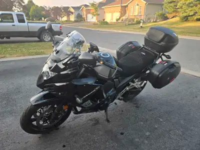 2015 Suzuki GSX 1250 Special Edition with removable bags, heated grips and Tomtom 550 GPS