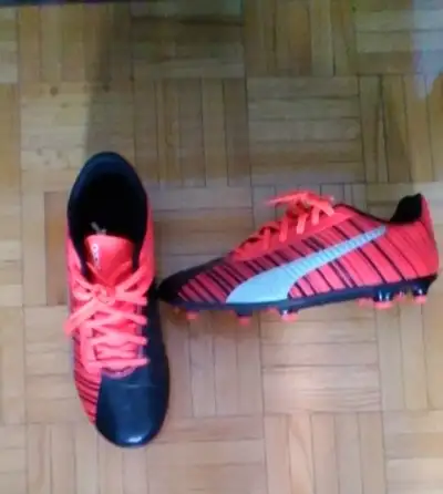 Women's soccer shoes - Puma, View more