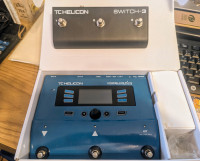 TC Helicon VoiceLive Play  & TC Helicon Foot Switch -3