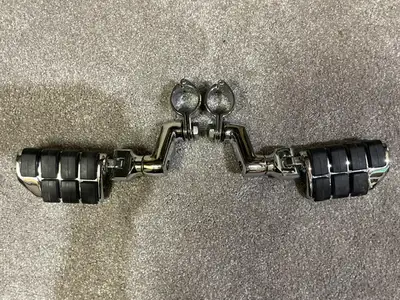 Kuryakyn Dually ISO Pegs. Very lightly used, I have both 1 1/2" or 1 1/4" clamp available.