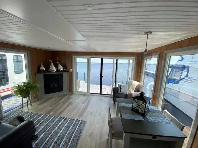 Beautiful Custom Houseboat in Powerboats & Motorboats in Peterborough - Image 7