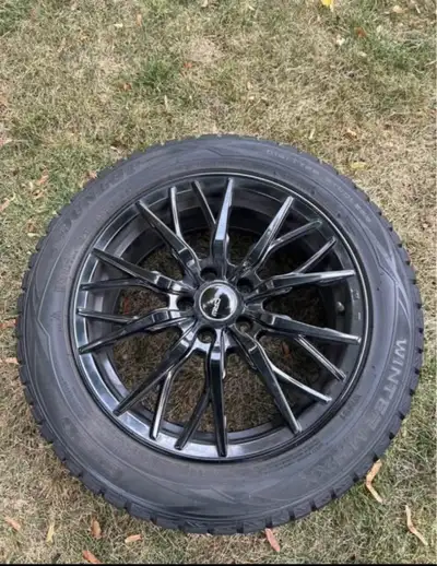 CRW black rims 17 inch Offset 40 mm Wheel width 7 inch Bolt pattern: 5x108 TIRES: (215/55R17 94T) Du...