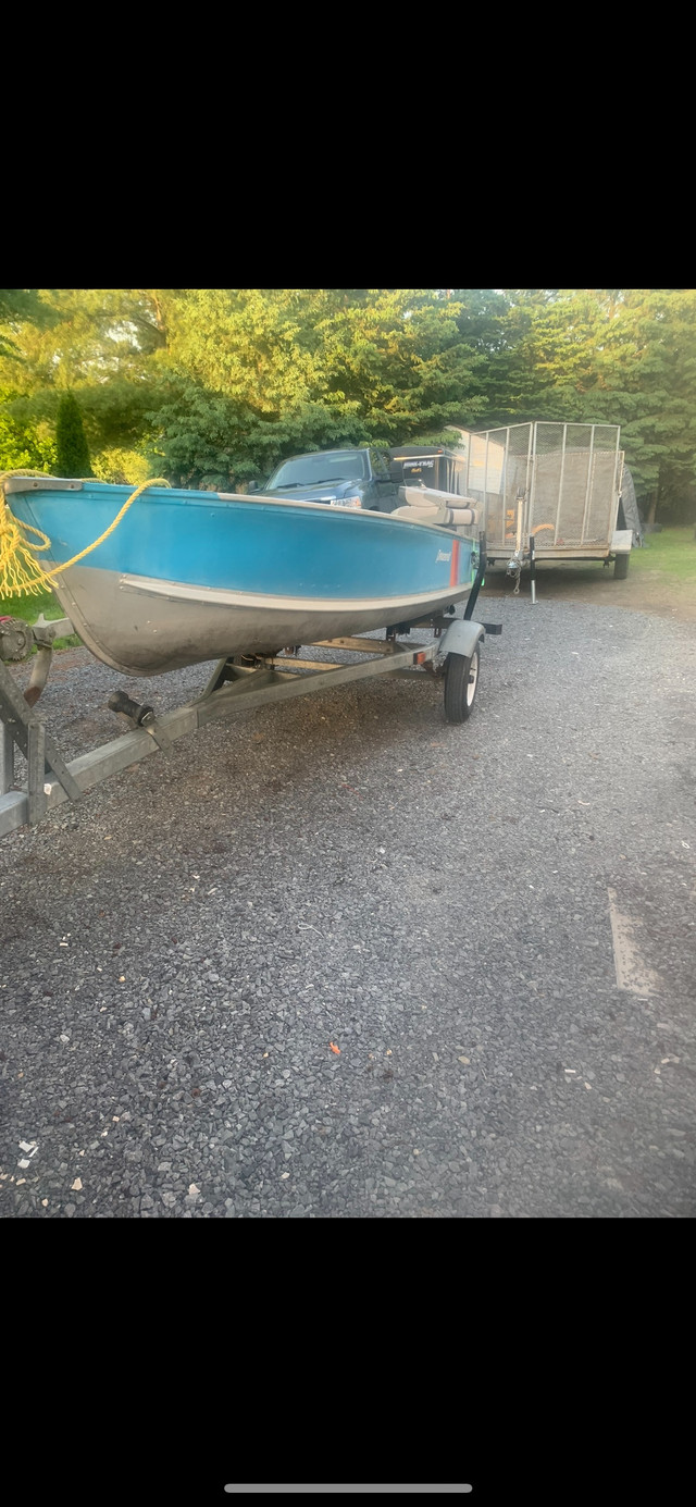 12 foot princecraft aluminum boat in Powerboats & Motorboats in Ottawa - Image 2