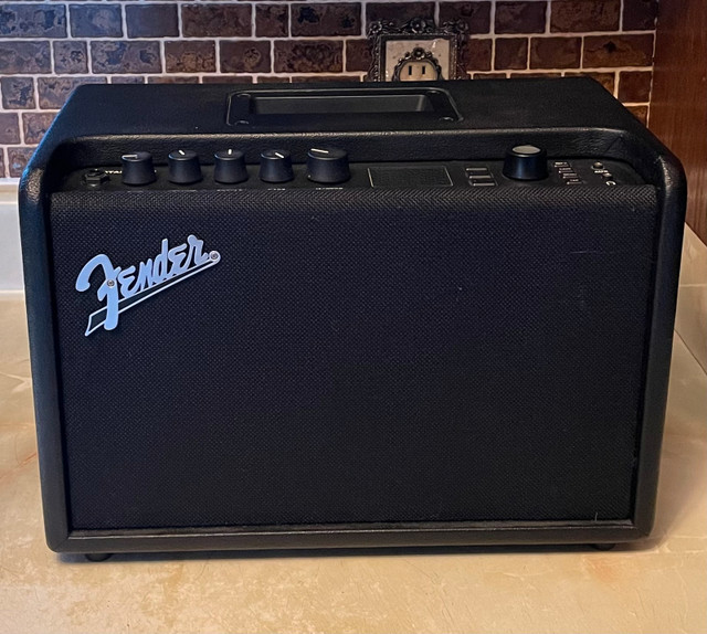 LIKE NEW!! Fender MUSTANG GT40 Electric Guitar AMP Amplifier