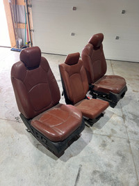  Leather seats 