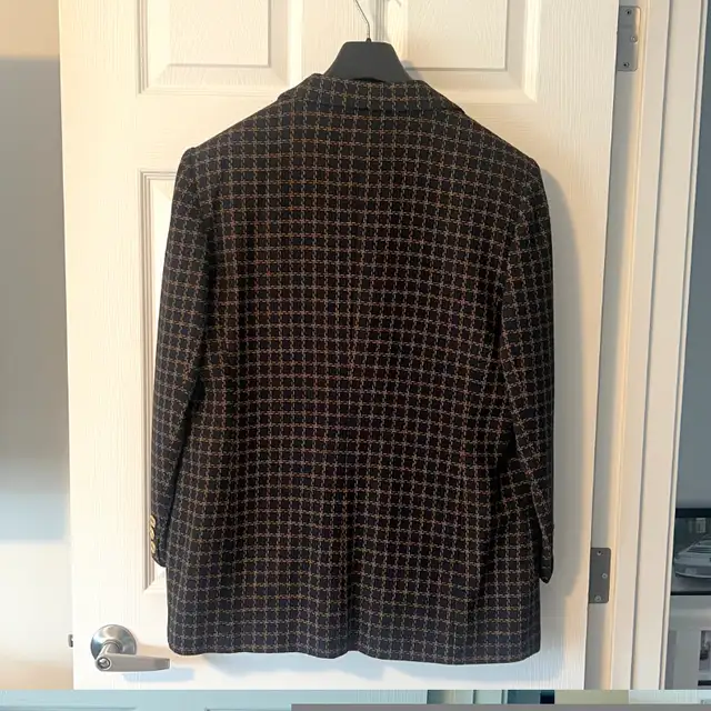 Blu's Designer 100% High-Quality Wool Women's Pant Suit Size 14! in Women's - Other in Calgary - Image 4