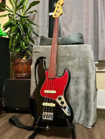 2014 Fender USA Jazz bass fretless, View more
