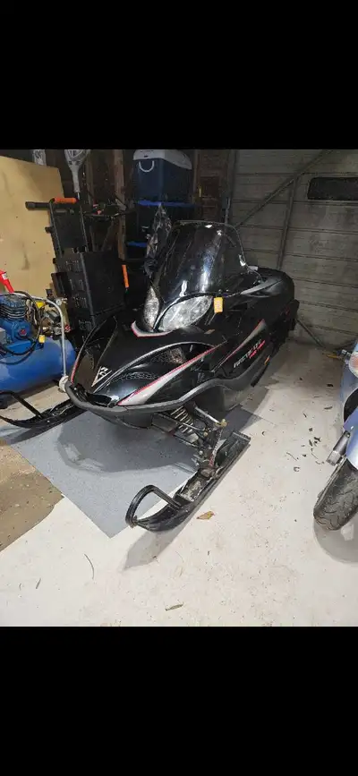 I am selling a 2004 Arctic Cat T660 snowmobile. This snowmobile, with its reliable performance and c...