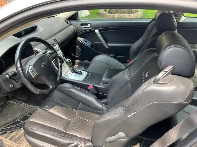 2006 Infiniti G35 2dr Auto Coupe with 4 winter tires on the rims63804761282049124