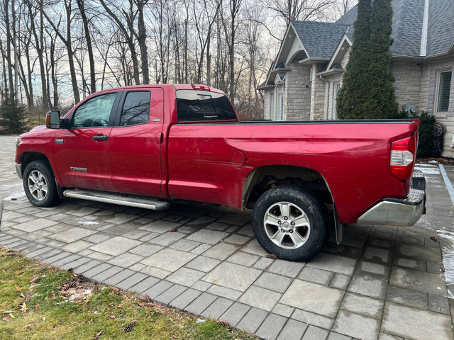 2018 Toyota Tundra SR5 4X4 extended cab long box in Cars & Trucks in Mississauga / Peel Region - Image 2