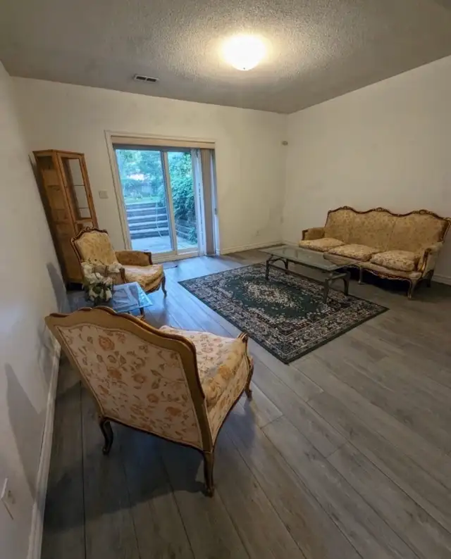 Walkout Basement  Yonge/Finch Private Room