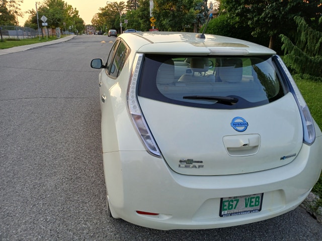 Nissan Leaf 2012 — photo 4