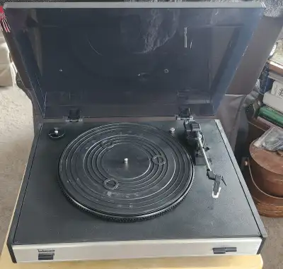 2 Speed Technosonic Turntable in Excellent Condition, View more