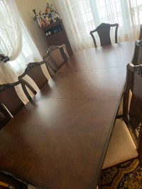 Salle à manger en bois, table, 8 chaises et buffet
