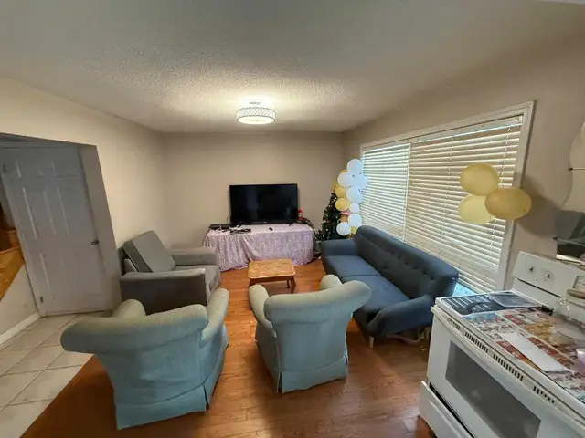 2 Sharing & Private room for rent in Scarborough