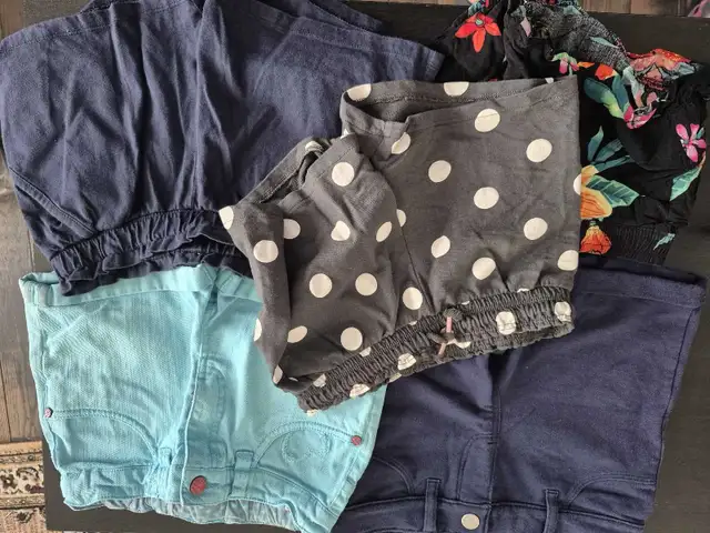 Lot de vêtements filles 6-7 ans in Kids & Youth in Longueuil / South Shore - Image 8