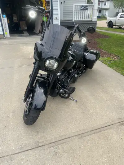 Up for sale is my 2022 Harley-Davidson Road King Special 9,200 km | Original Owner | Dealer Maintain...