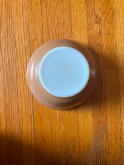 Vintage Pyrex Woodland 402 bowl