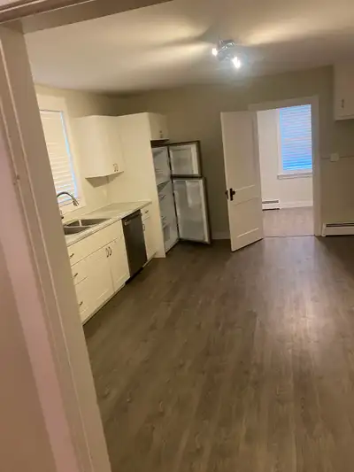 1 Room Available in 3-Bedroom Apartment (FEMALE ONLY- SINGLE OCCUPANCY ) One room is available in a...
