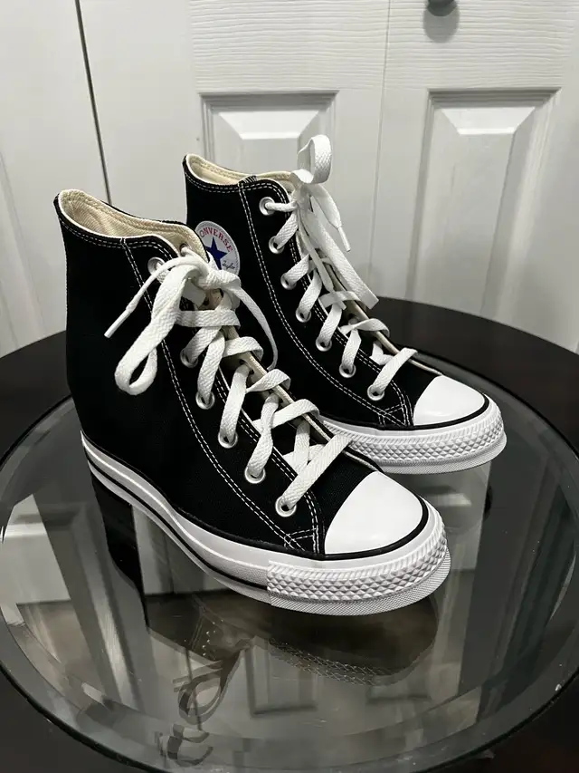Converse All Star High Tops Women's 7 Sneaker Black NEW in Women's - Shoes in Cape Breton - Image 2