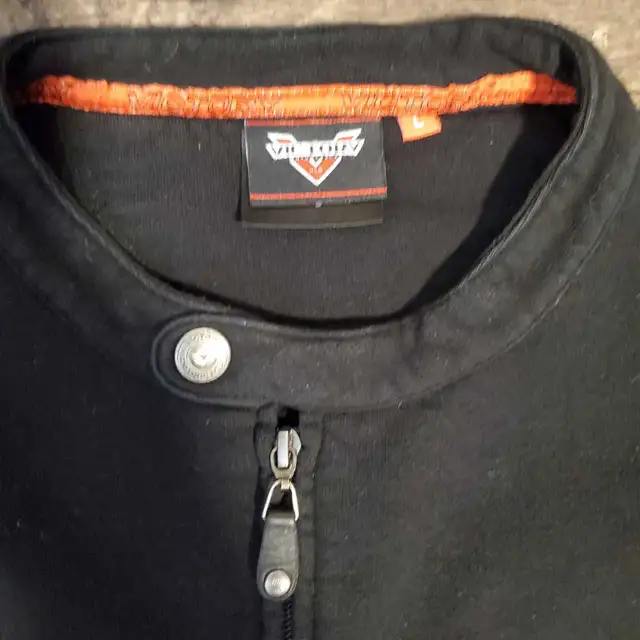 VICTORY MOTORCYCLE Zip-up Sweatshirt  Size Large in Men's in Barrie - Image 3
