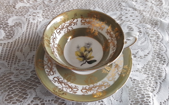 FINE BONE CHINA CUP AND SAUCER - CAIRO BIRD - COALPORT in Arts & Collectibles in City of Toronto - Image 4