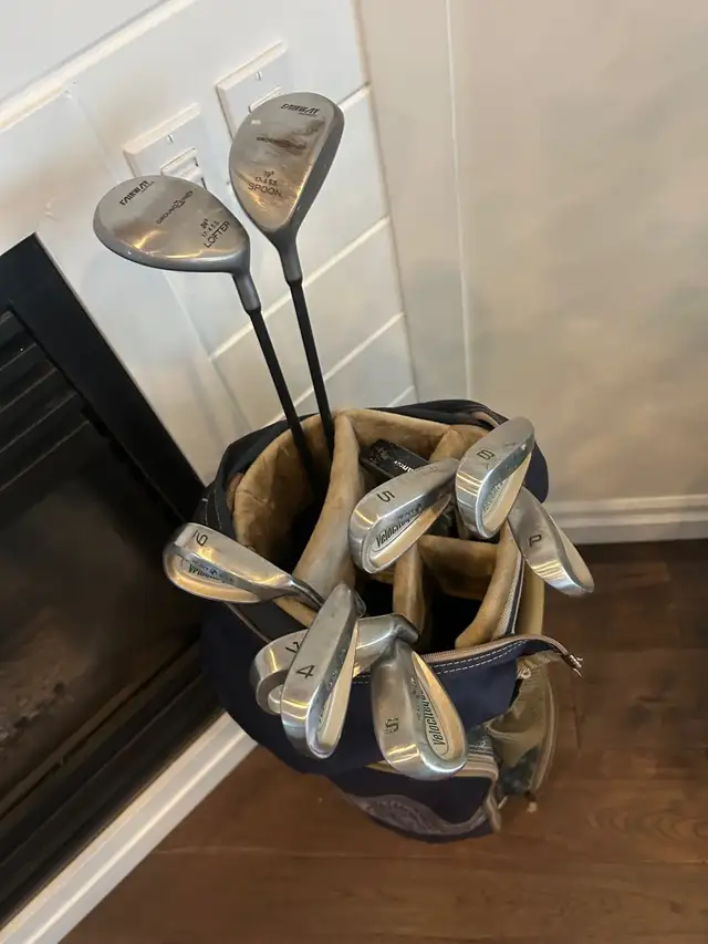 women’s right handed golf clubs and bag good shape  in Golf in Guelph - Image 4