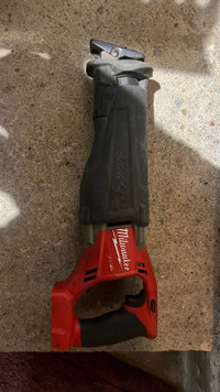 MILWAUKEE M18 SAWZALL