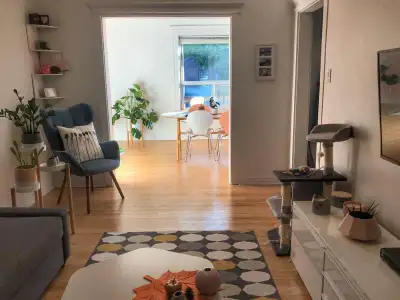 Beautiful,  Spacious 1 Bed + Den with Yard in Queen West