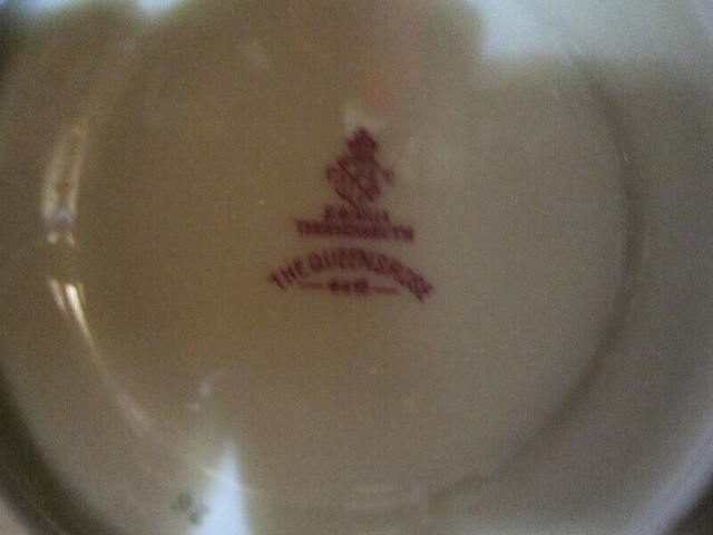 THE QUEEN'S ROSE china, Made by Tirschenreuth, Bavaria in Arts & Collectibles in Gander - Image 3