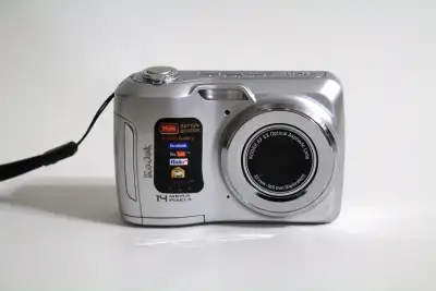 Kodak EasyShare C195 Digital Camera, Y2K, 14 Megapixels, View more