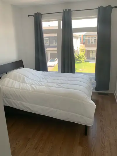 A furnished room for rent in the brand new townhouse at Stittsville. (African family) -shared/ kitch...