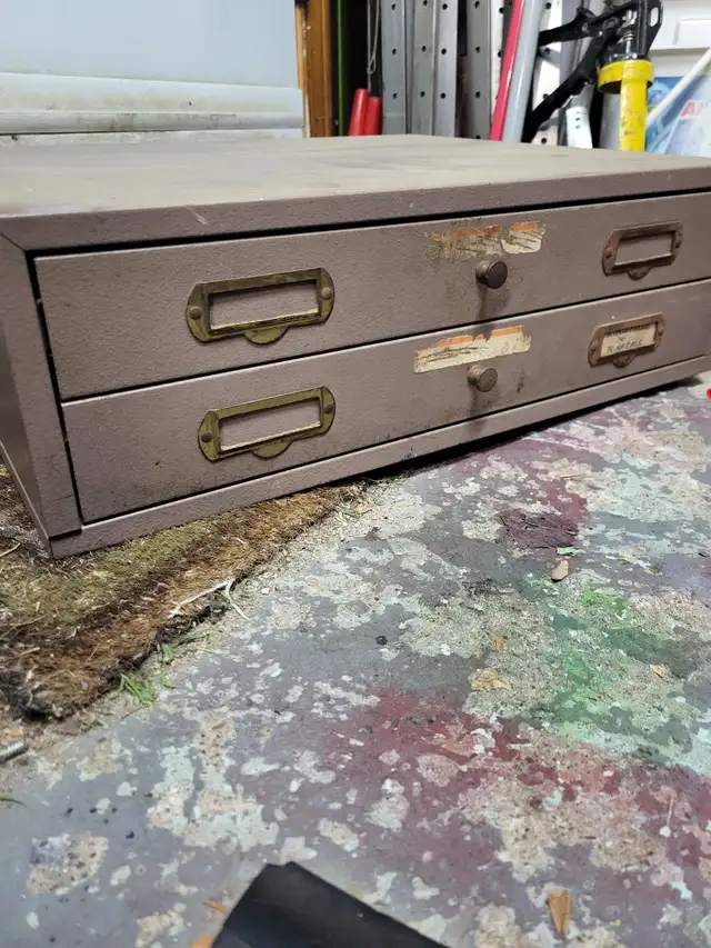Metal drawer cabinet in Tool Storage & Benches in St. Catharines - Image 5