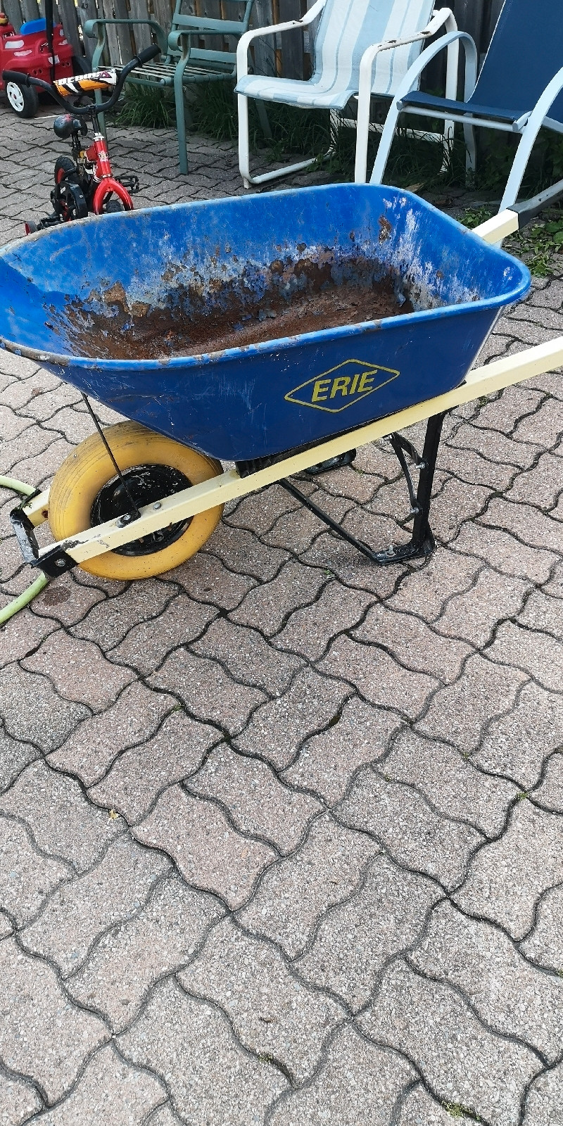 Erie heavy duty metal frame wheelbarrow Foam tire 450lb Outdoor Tools