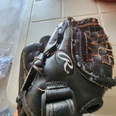 Rawlings, Right Handed 11 inch Baseball Glove, View more