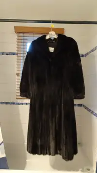 Manteau de vison noir