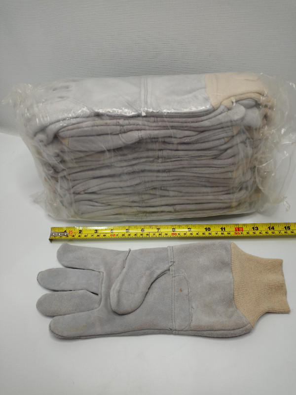 Pack of 12 New Leather Work Welding Gloves in Other in Kitchener / Waterloo