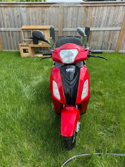 Gio Regal Mobility Scooter, Gentley used. 50KM Range Battery Basket and Windshield $1800 obo