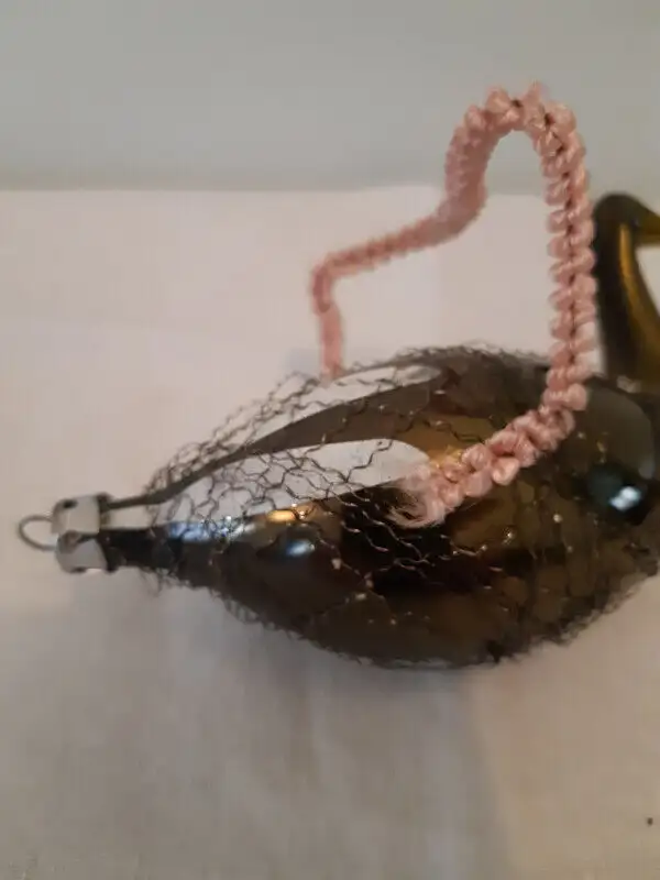 VINTAGE BLOWN MERCURY GLASS WIRE WRAPPED SWAN XMAS TREE ORNAMENT in Arts & Collectibles in Ottawa - Image 7