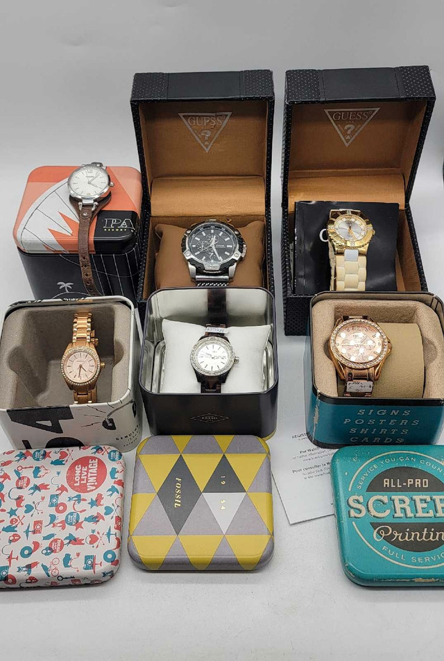 Montre avec boîte watch with box Guess and Fossil dans Bijoux et montres  à Ville de Montréal